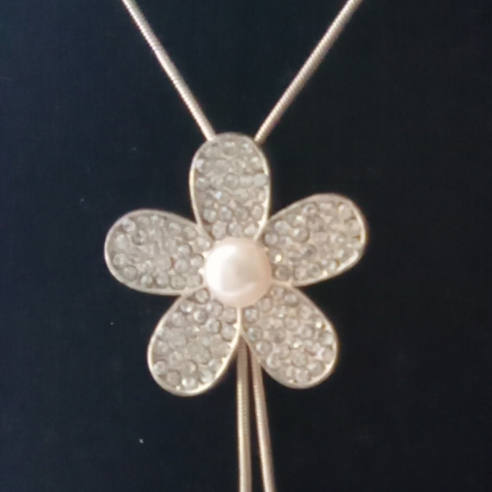 36" Rose Gold & Rhinestone Flower Lariat.
